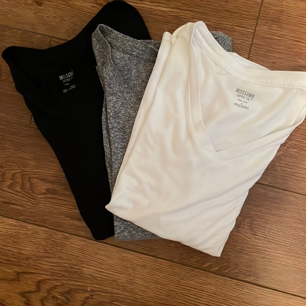 3 v neck t shirts